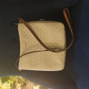 Michael Kors Crossbody